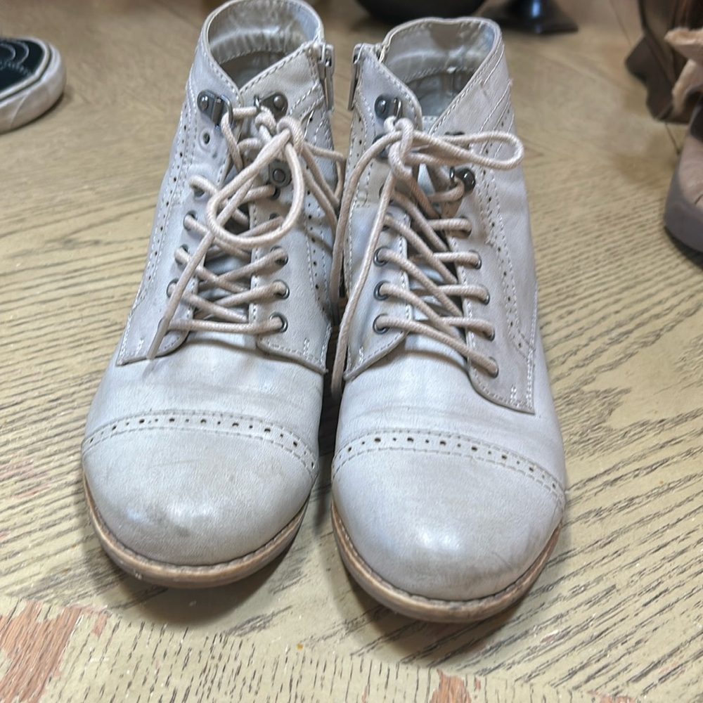 White Mountain Booties